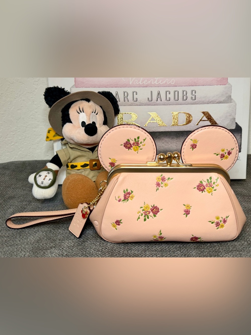 Disney x Coach Minnie Mouse Blush Floral Kisslock Wristlet No. A1881-F29360